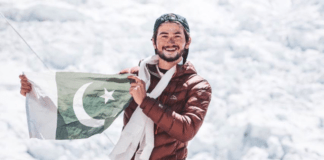 Shehroze Kashif climbs the ‘true summit’ of Manaslu as the youngest Pakistani ever.