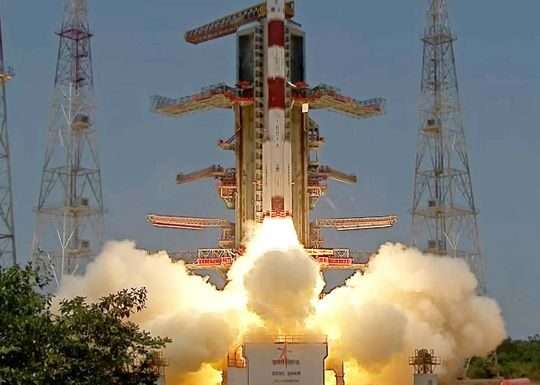 India launches a rocket to investigate the sun following the moon.