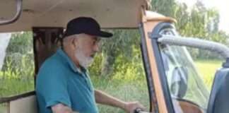 Why is the vice president of BZU operating a rickshaw?