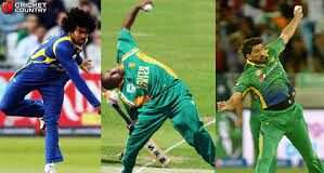 10 Cricket Players with Laughably Odd Bowling Styles
