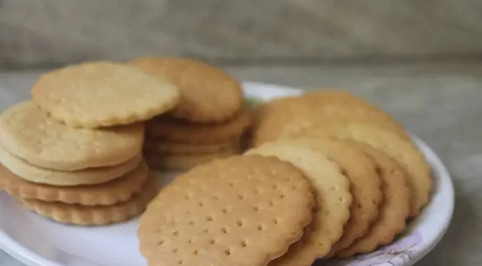 One missing biscuit led to a man suing the company and winning Rs. 100,000.