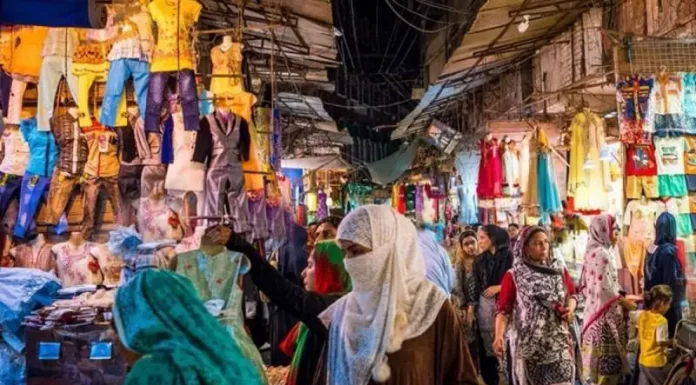 Shopping malls and markets in Pakistan close at sunset.