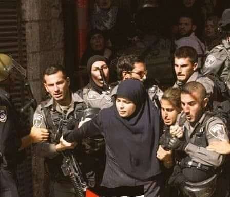 In the midst of the Israel-Gaza War, Pakistani celebrities Dananeerr and Saba Qamar support Palestine.