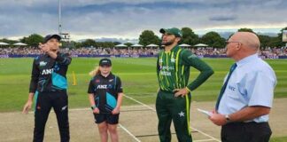 In the fourth Twenty20 match, New Zealand wins the toss and chooses to bowl first against Pakistan