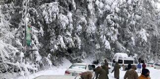Travelers are affected as ten inches of snow fall on Murree