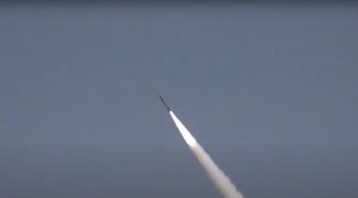 Pakistan Army successfully launches a Fatah-II missile in training