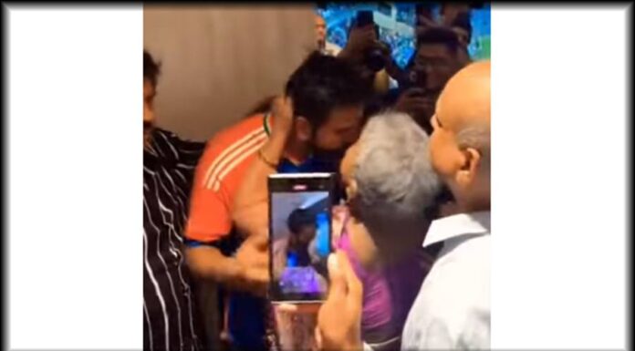 Indian team welcome, Rohit Sharma kissed by a middle-aged woman, the video has gone viral