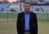 Sunil Gavaskar spoke about the bowlers taking refreshments on the boundary line