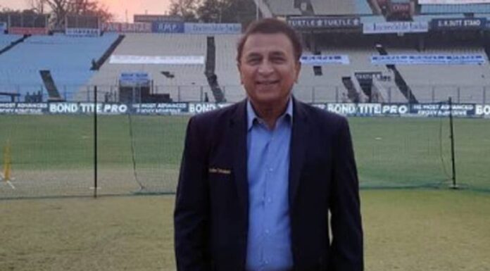 Sunil Gavaskar spoke about the bowlers taking refreshments on the boundary line