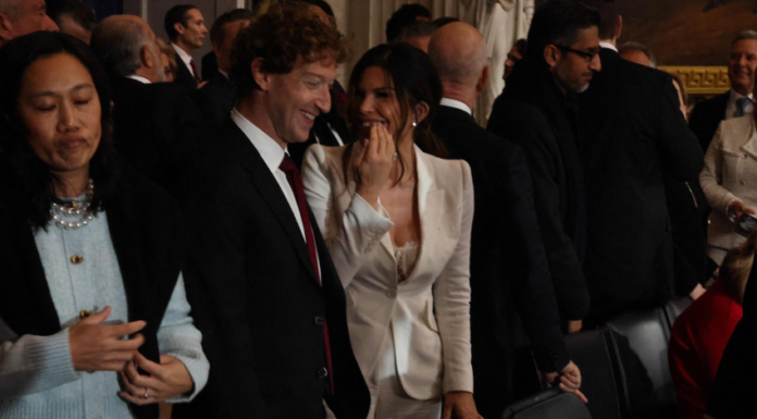 Mark Zuckerberg sparks internet frenzy after liking Lauren Sanchez’s photo