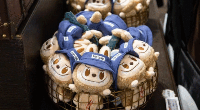 China bans banks from offering dolls and gifts to attract customers